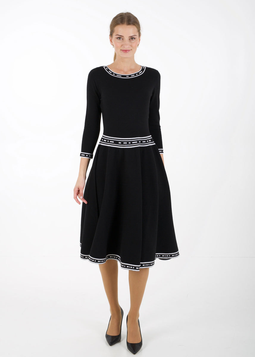 Black-dotstripeknit-dress-